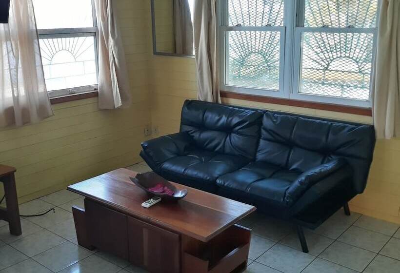 호텔 Coco's Beachfront Cabanas