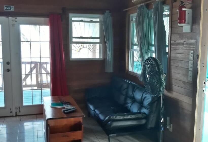 호텔 Coco's Beachfront Cabanas