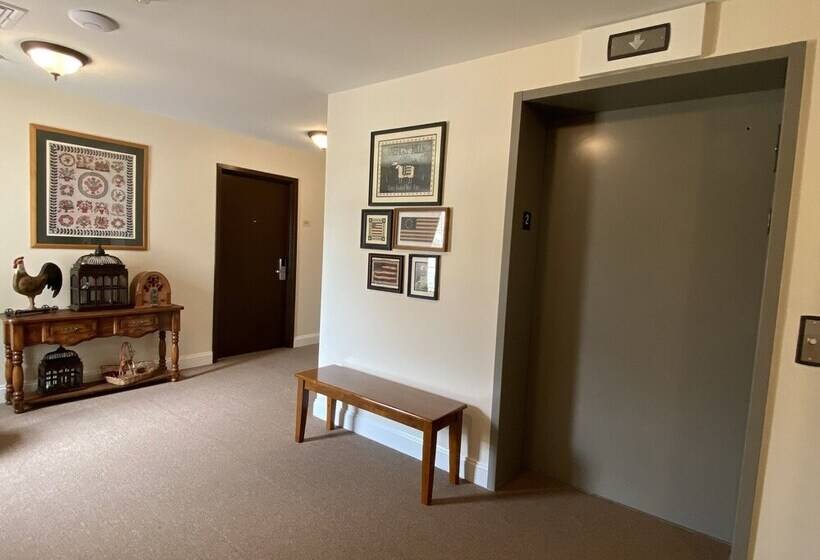 Отель Country Inn Of Hazlet