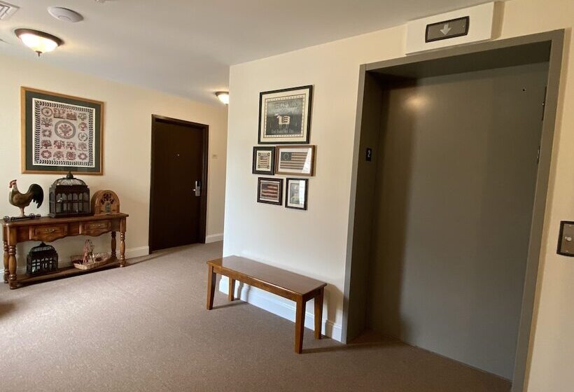 Отель Country Inn Of Hazlet