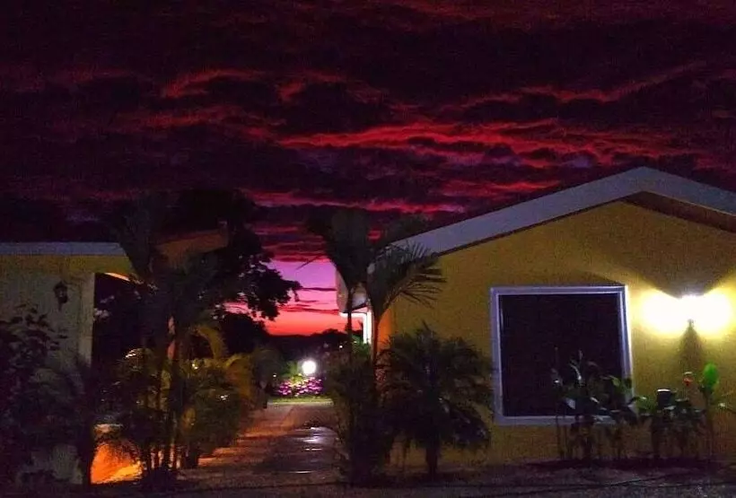 ホテル Lake Gardens Arenal Villas