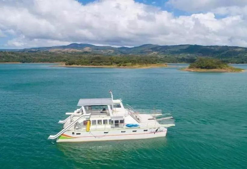 ホテル Lake Gardens Arenal Villas