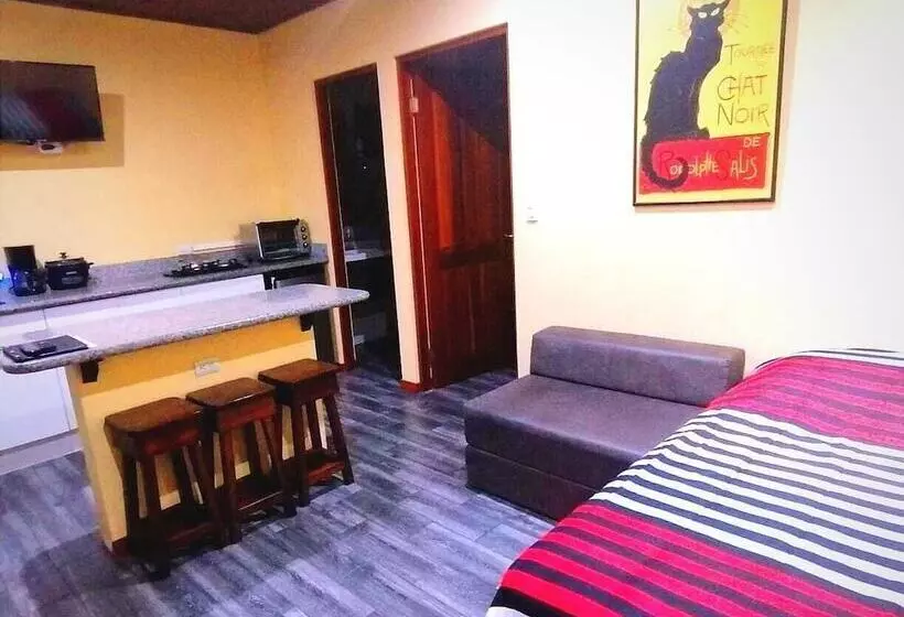 ホテル Lake Gardens Arenal Villas