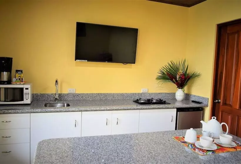 ホテル Lake Gardens Arenal Villas
