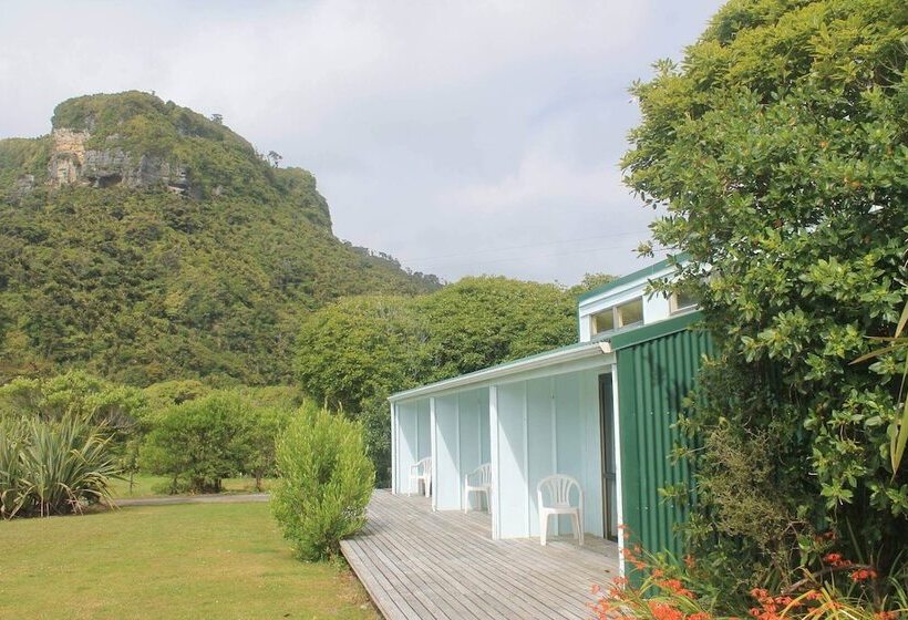 Отель Punakaiki Beach Camp