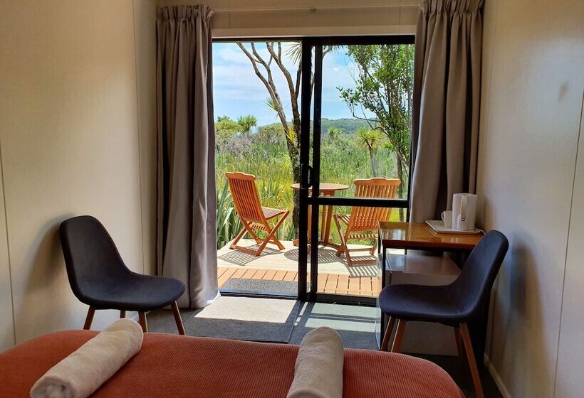 Отель Punakaiki Beach Camp