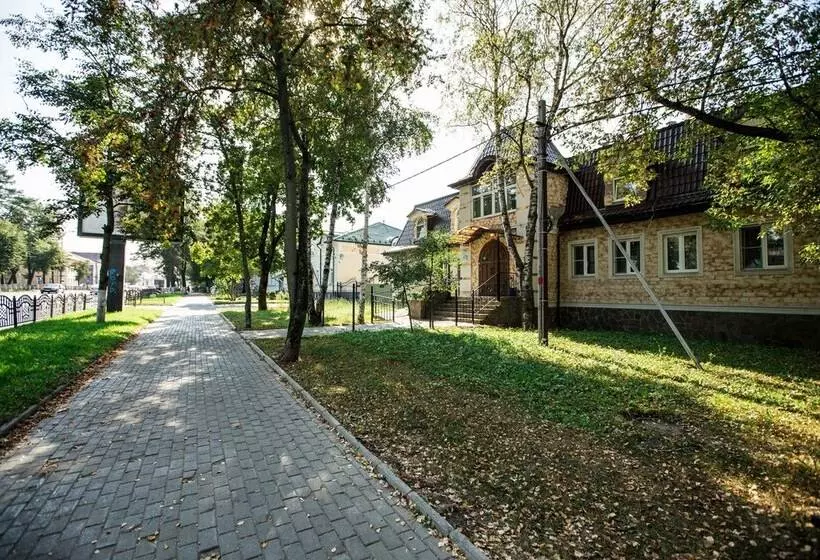 هتل Sergiev