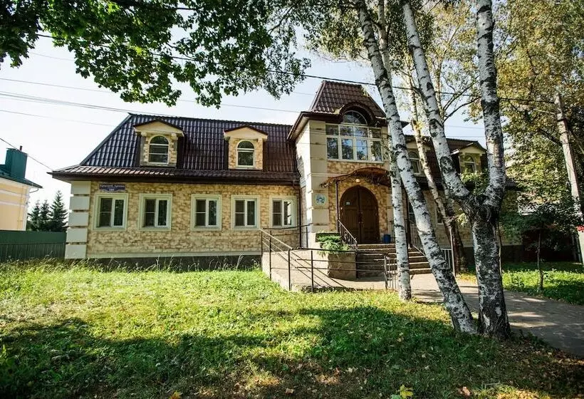 هتل Sergiev