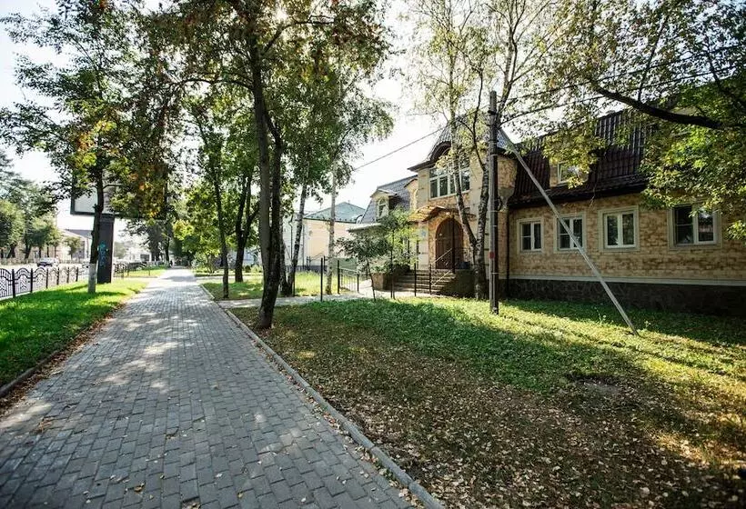 هتل Sergiev