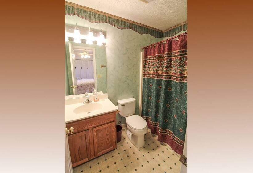 Mountain Dew   2 Bedrooms, 2 Baths, Sleeps 4 Cabin By Redawning