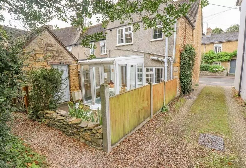 Newbury Cottage
