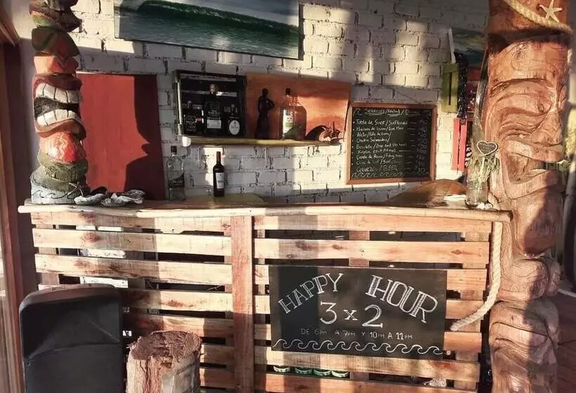 Tiki Surf House   Hostel