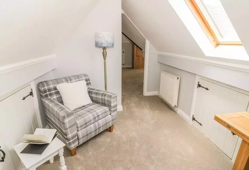Daisy Cottage