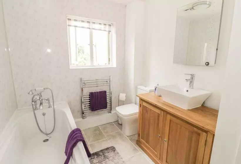 Daisy Cottage