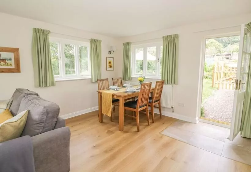 Daisy Cottage