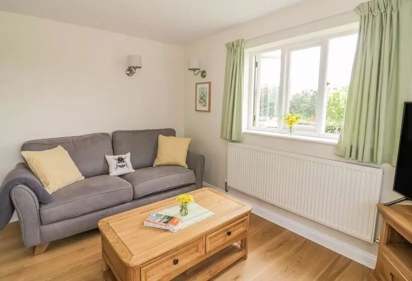 Daisy Cottage