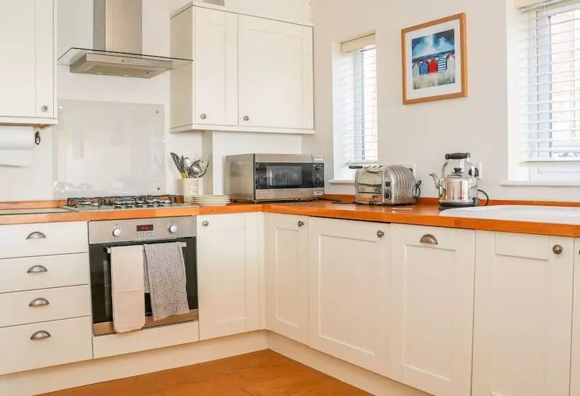 Harbour View, Mudeford