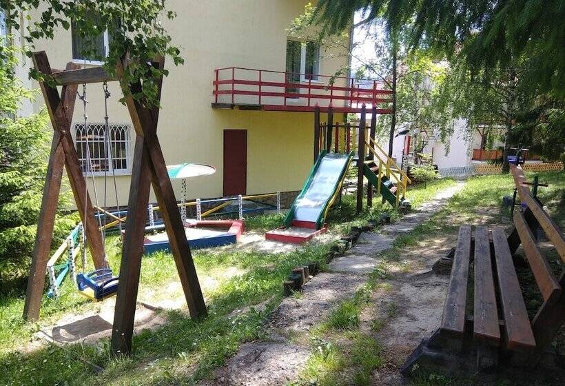 בית מלון כפרי Dzvinka