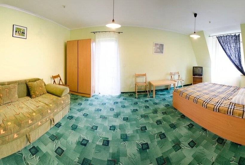 בית מלון כפרי Dzvinka