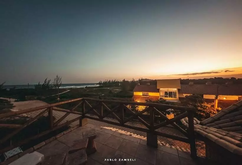 Hotelli Pousada Pé Na Areia