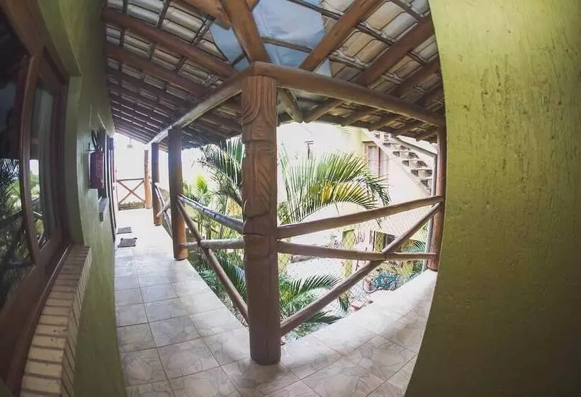 Hotelli Pousada Pé Na Areia