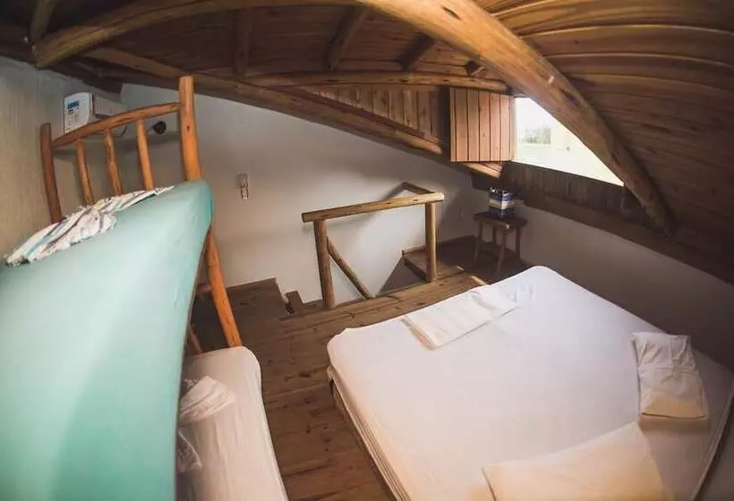 Hotelli Pousada Pé Na Areia