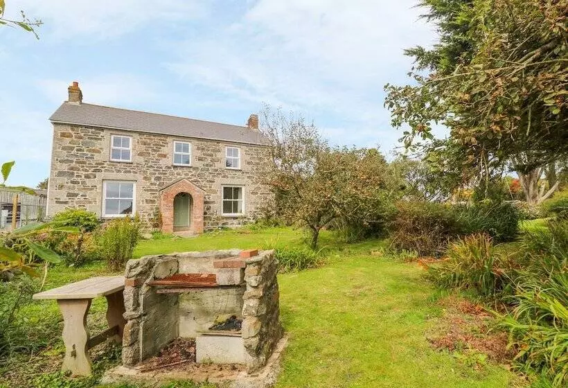 Poldowrian Farmhouse