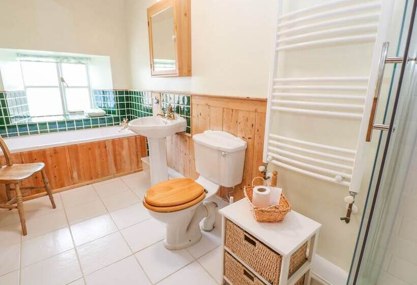 Poldowrian Farmhouse