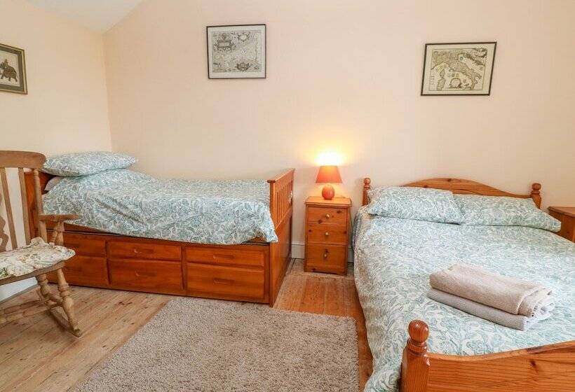 Poldowrian Farmhouse