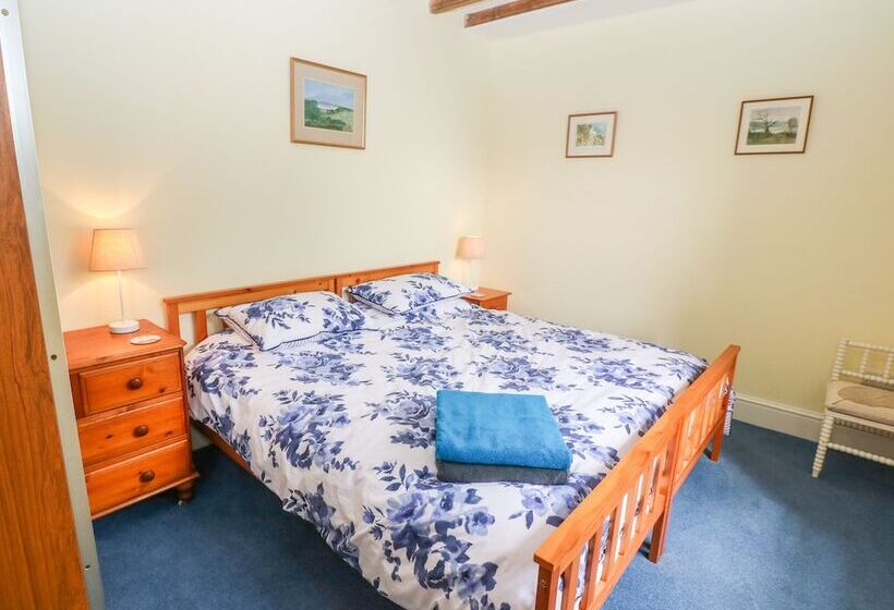 Poldowrian Farmhouse