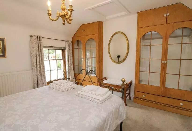 Queens Cottage