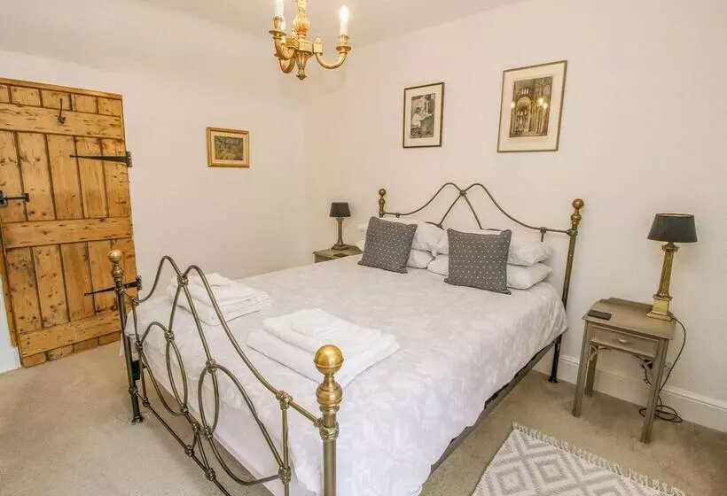 Queens Cottage