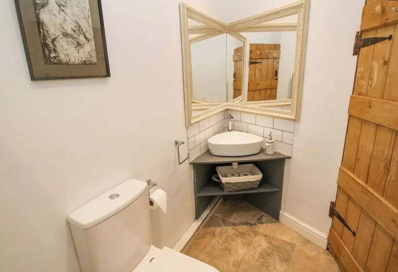 Queens Cottage