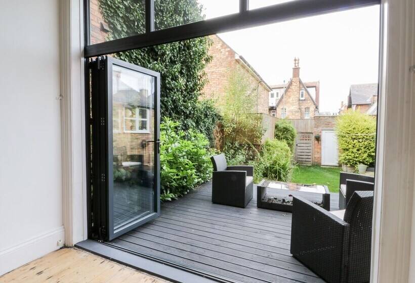 Royal Victoria House