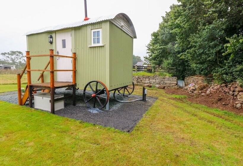 Shepherds Hut The Hurdle