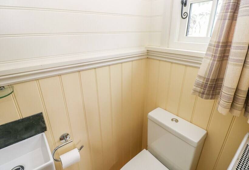 Shepherds Hut The Hurdle