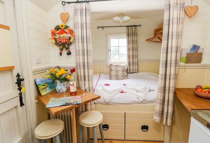 Shepherds Hut The Hurdle