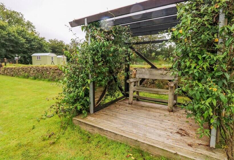 Shepherds Hut The Hurdle