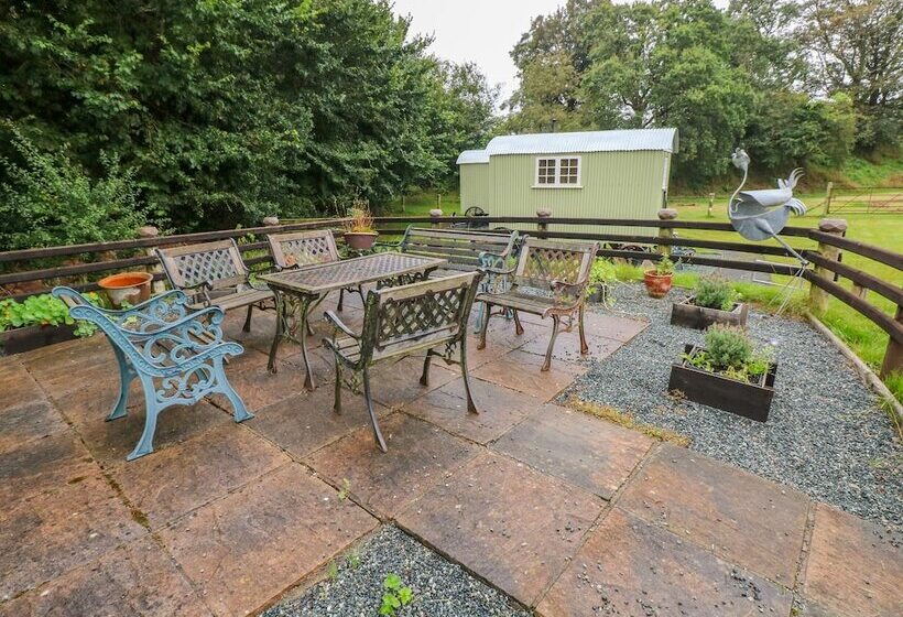 Shepherds Hut The Hurdle