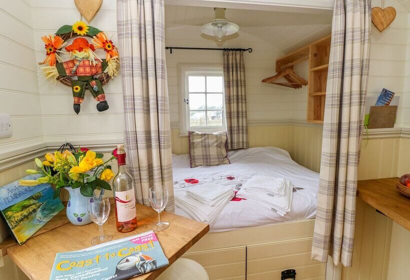 Shepherds Hut The Hurdle