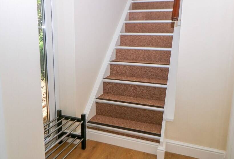 The Lodge At Orchard House