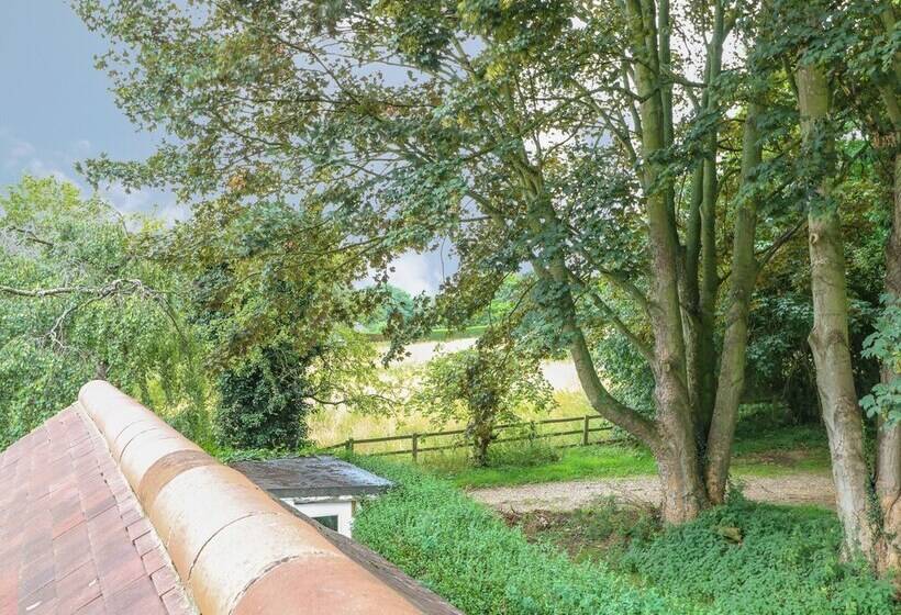 The Lodge At Orchard House