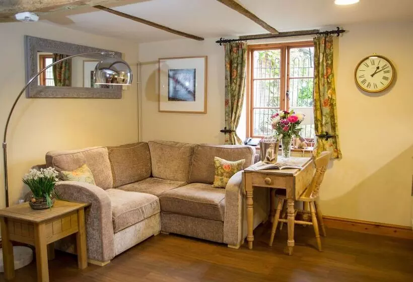 Weir Cottage