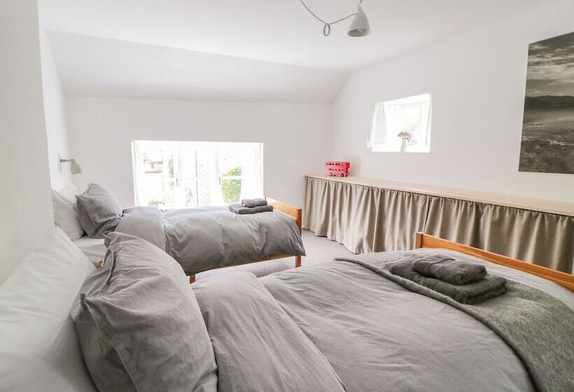 Whitehall Farm Cottage