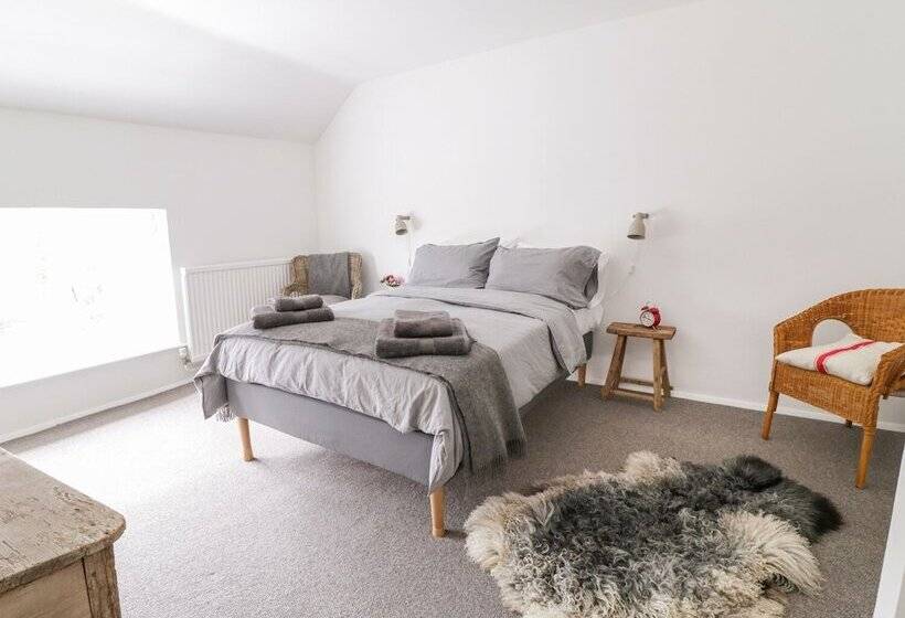 Whitehall Farm Cottage