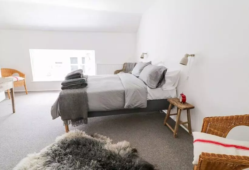 Whitehall Farm Cottage