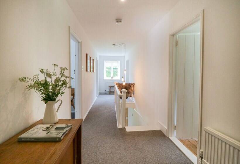 Whitehall Farm Cottage