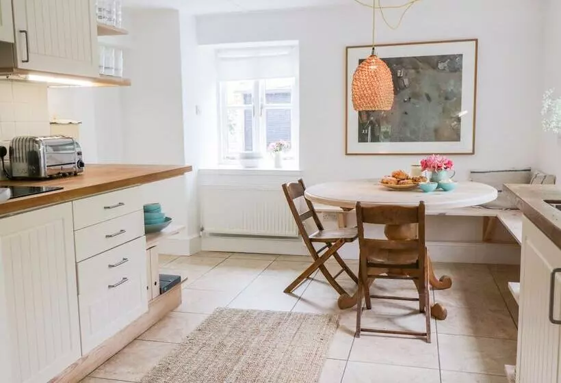 Whitehall Farm Cottage