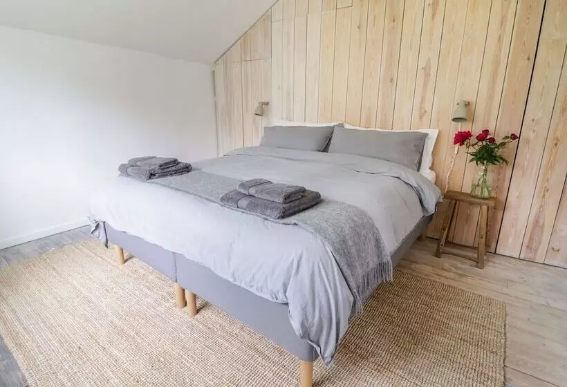 Whitehall Farm Cottage