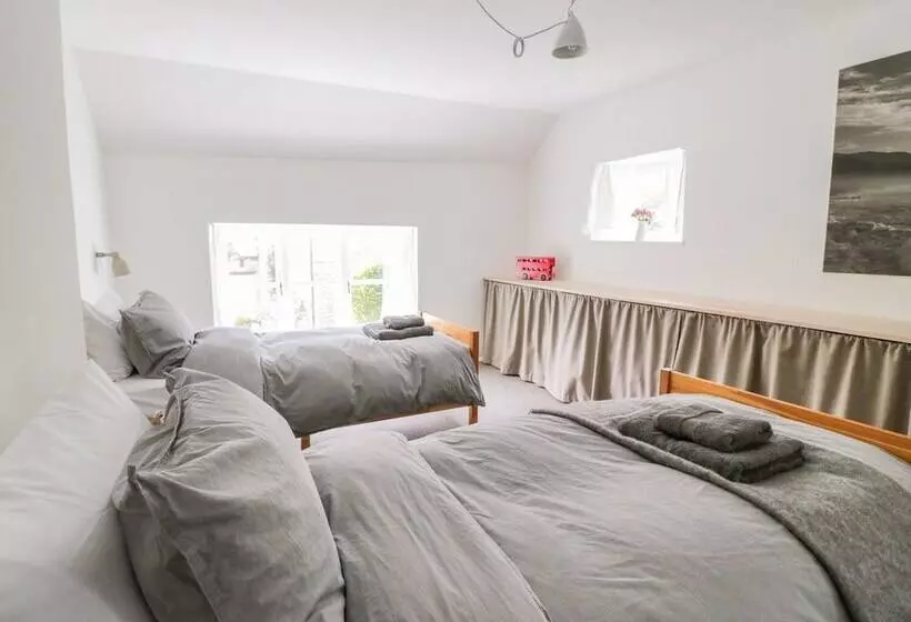 Whitehall Farm Cottage